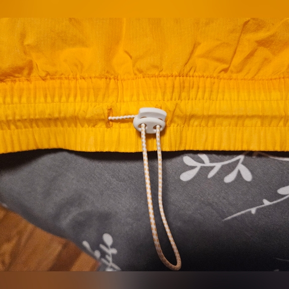 Gymshark Windbreaker - Picture 2 of 5